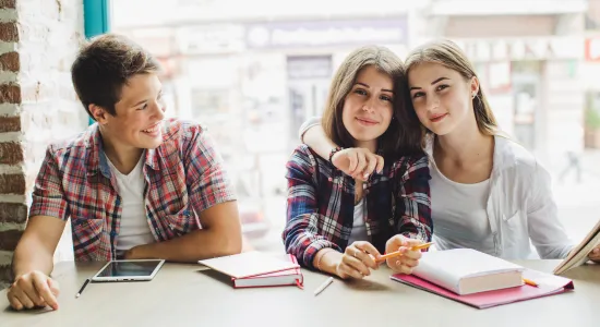 Guía Completa: ¿Qué Se Necesita para Estudiar Bachillerato Internacional en Europa? 3 puntos